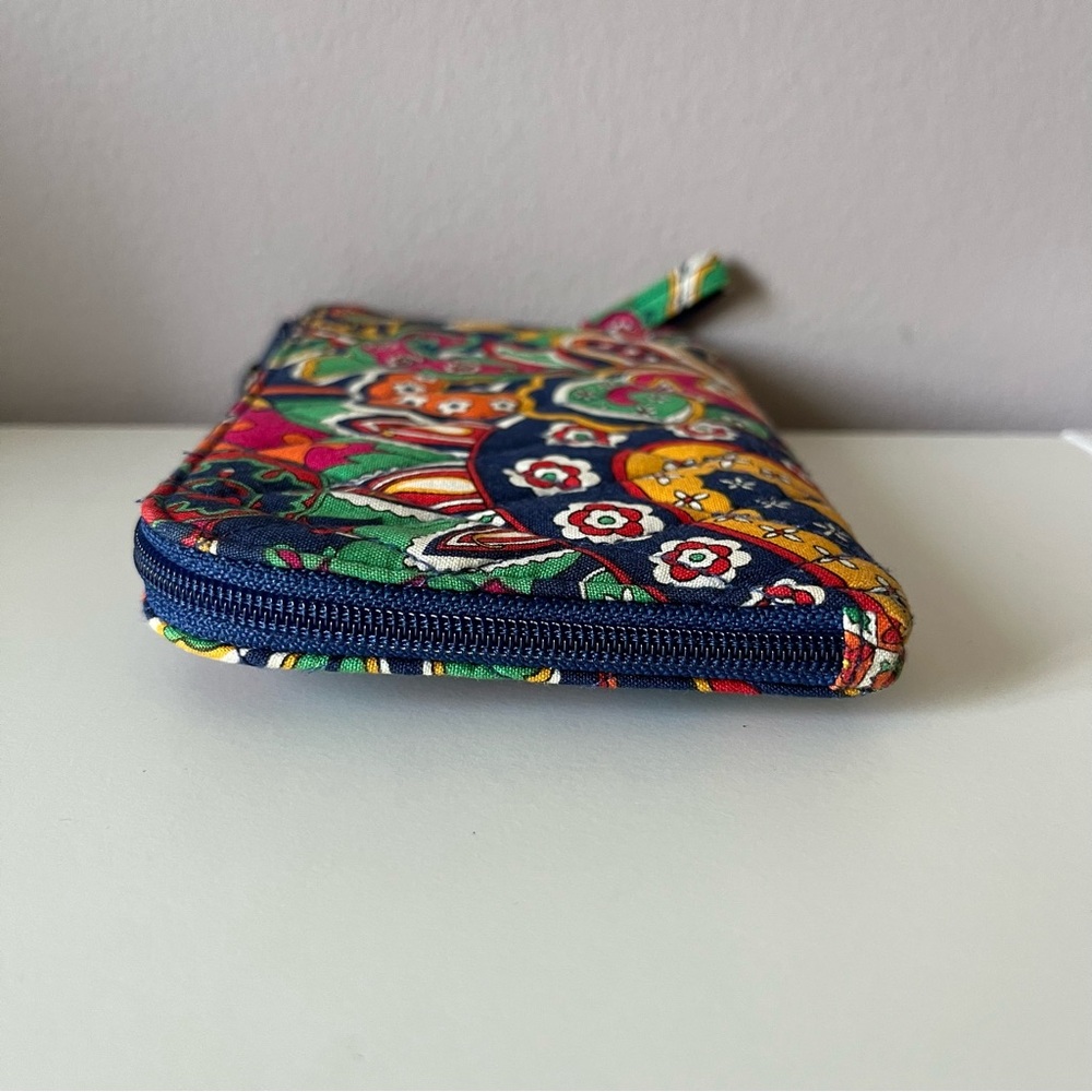 Vera Bradley Venetian Paisley Wristlet NWOT Blue Multi Color Floral Zip Pockets - Picture 4 of 11